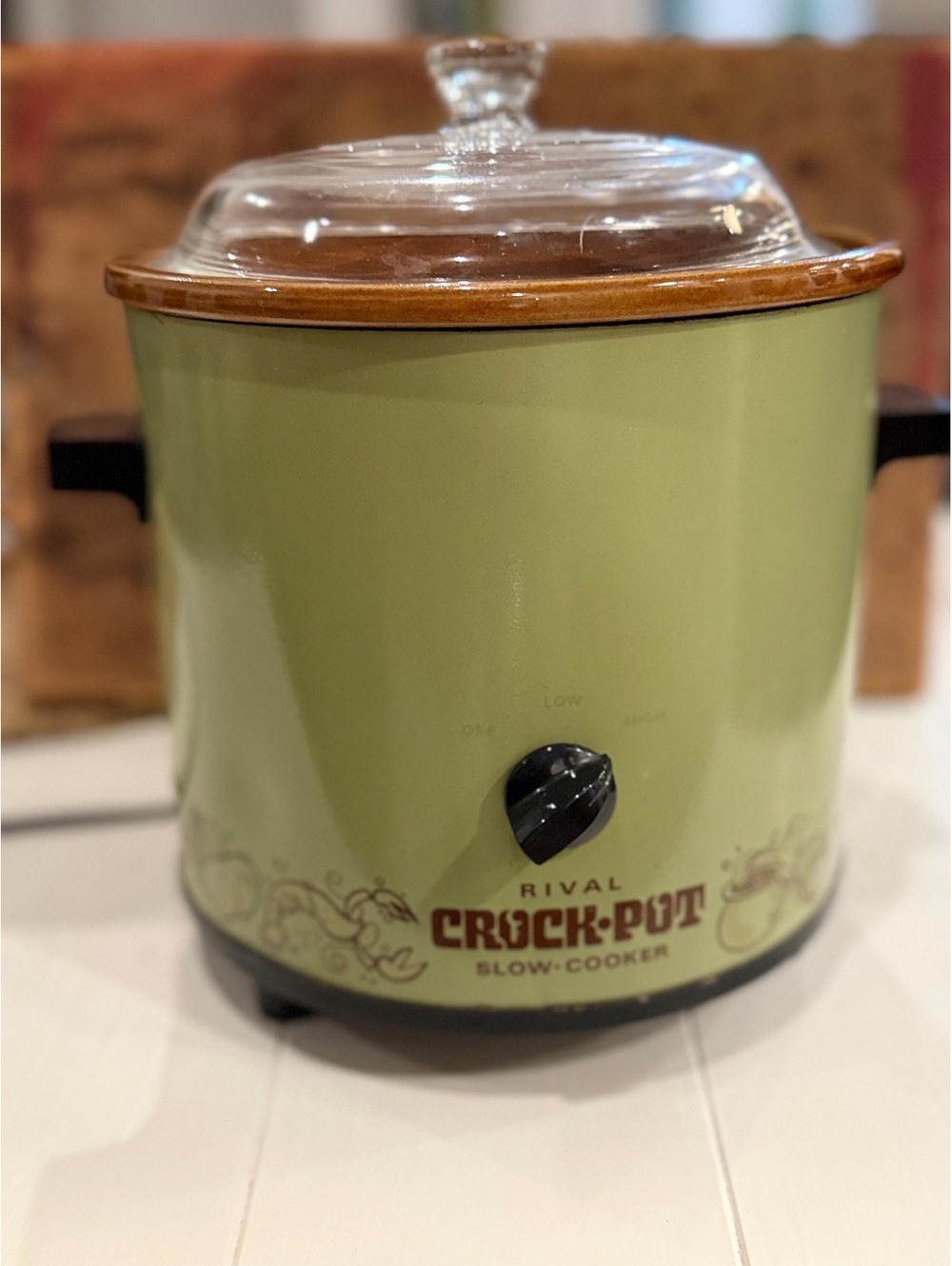 Vintage 1970s Rival Crock-Pot Slow Cooker, Avocado Green Ceramic (3.5 Quart)